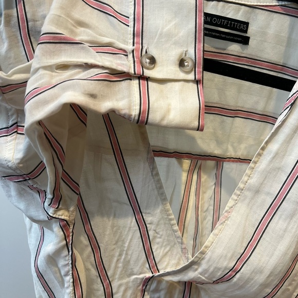 UO Lennox Surplice Crop Blouse - Picture 9 of 10